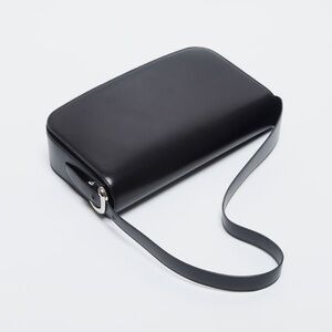 Cartier Elegant Black Leather Shoulder Bag